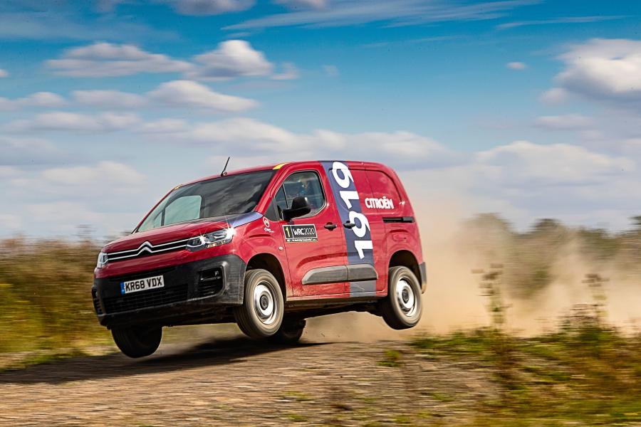  Citroen Berlingo Van 2018 года  (UK) (фото 8 из 20)